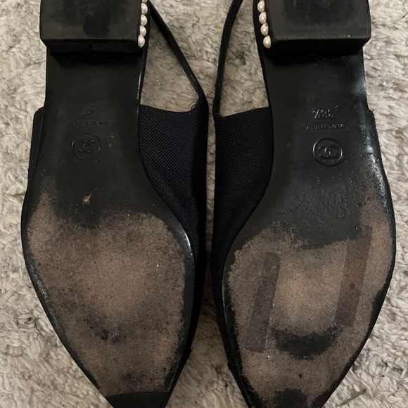 Chanel Two Tone Navy and Black Canvas Pearl Detail Slingback Flats - Picture 2 of 3